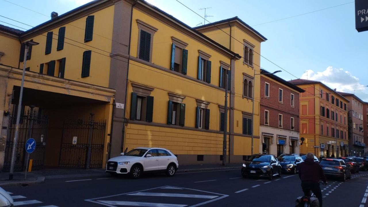 Crociali Apartment Bologna Bagian luar foto