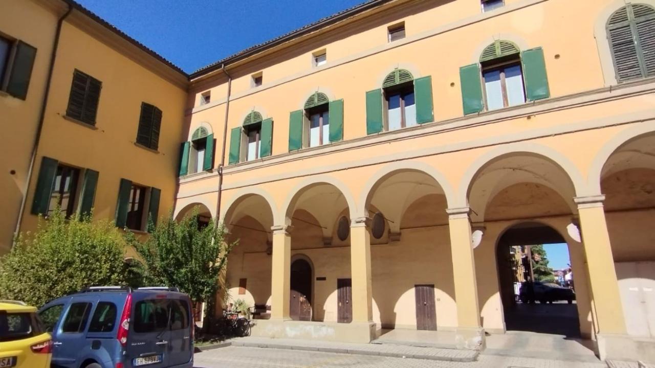 Crociali Apartment Bologna Bagian luar foto